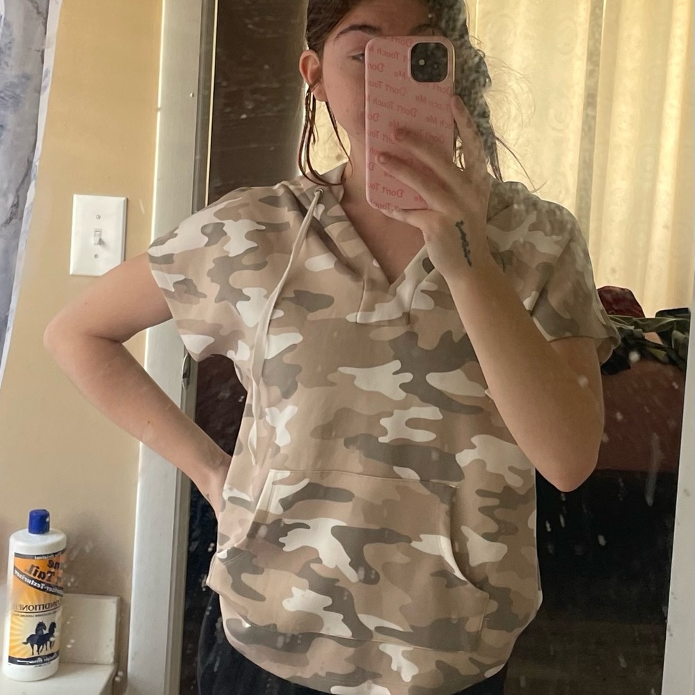 short sleeve sweatshirt